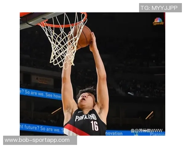 哈利伯顿称赞杨瀚森传球能力强调他能迅速适应NBA比赛节奏