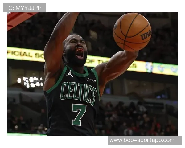 杰伦布朗全场最高30分表现出色三分球命中率高达44助力球队胜利